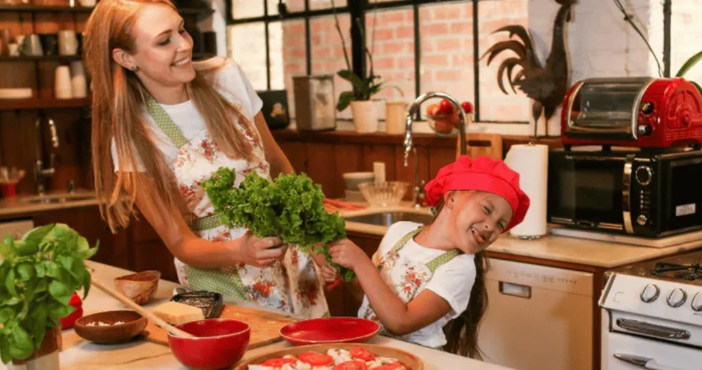 Maria Papadopoulou with her daughter